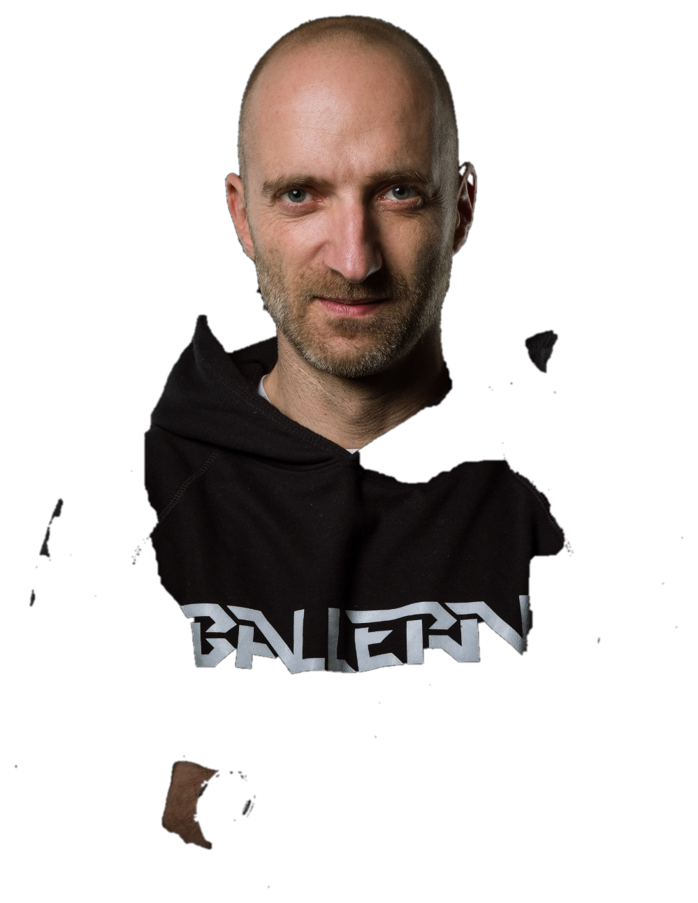Portrait von Josh Breitner im schwarzen Hoodie